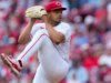 Clube escaldante enfrenta arremessador quente enquanto Phillies se opõe a Chase Burns dos Reds