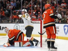 Golden Knights eliminam Geese no jogo 6 após barragem do primeiro período