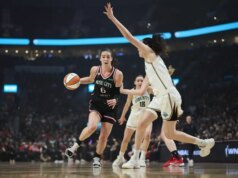 Breanna Stewart e Liberty assumem o comando no segundo tempo para apagar Hearth