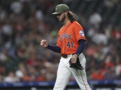 O lance sem sucesso de Spencer Arrighetti termina em 8º, mas Astros em branco Rangers