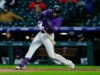 Rockies aguentam vencer Rangers