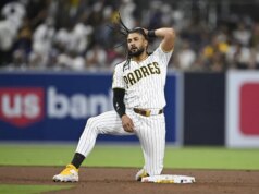A temporada frustrante para Fernando Tatis Jr., do Padres, continua enquanto os A’s aguardam