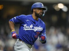 Relatórios: Dodgers colocará Teoscar Hernandez em IL, lembre-se de Ryan Ward