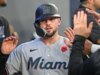 Os sluggers canadenses dos Marlins lideram a vitória contra os Blue Jays