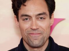 A estrela do Rivals, Alex Hassell, ficou ‘realmente abalada’ com a morte de Dame Jilly Cooper