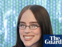 Billie Eilish diz que faz ‘tudo que pode’ para suprimir os tiques da síndrome de Tourette