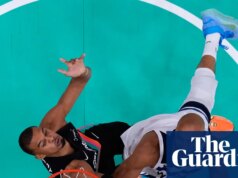 Timberwolves acusam Wembanyama de goleiro depois que estrela do Spurs bate recorde de bloqueio nos playoffs da NBA