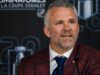 Qu’a donc dit Martin St-Louis à ses joueurs após o segundo período: «Il est arrivé dans le vestiaire gonflé à bloc»