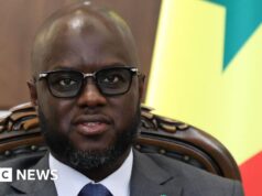 A disputa pela liderança do Senegal aumenta com a renúncia do presidente do parlamento