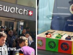 ‘Eu vendi por mais de £ 1k’: lançamento da Swatch gera cenas ‘caóticas’