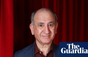 Paddington 4: Armando Iannucci escreverá o próximo filme do urso com Thick of It e co-roteirista de Veep