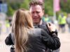 Olly Murs em lágrimas ao completar a façanha de resistência
