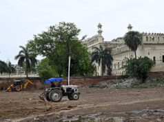 Desmoronamento da herança de Awadh em meio a invasões de monumentos