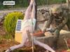 Soldado das FDI coloca cigarro na boca da estátua da Virgem Maria