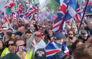 Grandes multidões se reúnem em Londres para marcha anti-imigração (VÍDEOS)