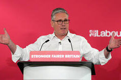 O partido de Starmer está morrendo e alucinando manobras políticas malucas em sua agonia