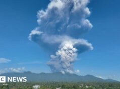 Três mortos após erupção de vulcão em ilha indonésia