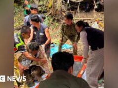 Mais quatro homens libertados de caverna inundada no Laos após 10 dias