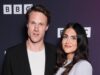 Hugh Skinner e Leila Farzad entre as estrelas de Two Weeks In August na estreia da série
