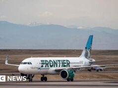 Pessoa morta após ser atropelada por avião na pista do aeroporto de Denver
