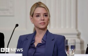 Ex-procuradora-geral dos EUA Pam Bondi testemunha na investigação de Epstein no Congresso