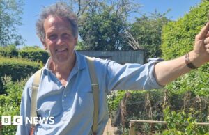 Monty Don recebe lembrete da BBC sobre regras de promoção de roupas