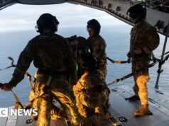 Exército salta de pára-quedas em ilha remota para ajudar britânico com suspeita de hantavírus