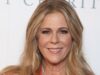 Rita Wilson: ‘Interessante olhar para o meu corpo’ após o tratamento do câncer de mama