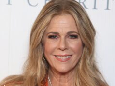 Rita Wilson: ‘Interessante olhar para o meu corpo’ após o tratamento do câncer de mama