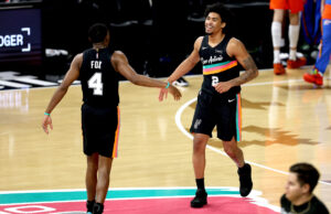 Playoffs da NBA: De’Aaron Fox do Spurs e Dylan Harper questionados para o jogo 3