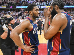 Playoffs da NBA: Harden e Mitchell ajudam Cavaliers a evitar 0-3 contra Pistons
