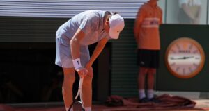 Jannik Sinner, melhor classificado, perde na segunda rodada do Aberto da França