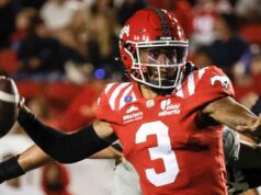 Stampeders assinam QB Vernon Adams Jr. para extensão de dois anos