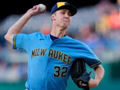 Misiorowski, dos Brewers, lança sete arremessos mais rápidos como titular contra os Yankees