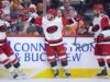 Furacões fazem história na NHL com varredura de Flyers na segunda rodada