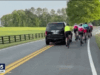 ASSISTIR: Motorista sorri em foto após supostamente atropelar um grupo de ciclistas em fúria na estrada capturada pela câmera
