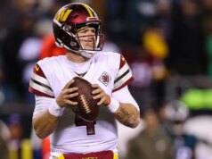 Taylor Heinicke se aposenta da NFL com uma saudação de despedida ao Washington Redskins