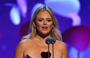 Emily Atack revela que engravidou ‘muito jovem’ durante um relacionamento abusivo