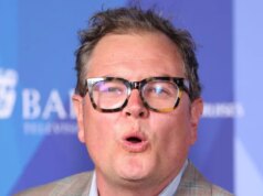 Alan Carr declara ‘chega de sexo’, apesar dos planos de encontrar o amor em 2026