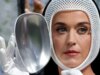 Katy Perry irreconhecível no visible bizarro do Met Gala depois de perguntar aos fãs ‘devo ir?’