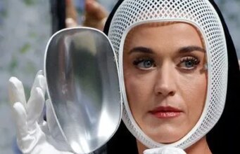 Katy Perry irreconhecível no visible bizarro do Met Gala depois de perguntar aos fãs ‘devo ir?’