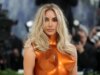 Peitos de celebridades ultrapassaram o Met Gala e não sabemos para onde procurar