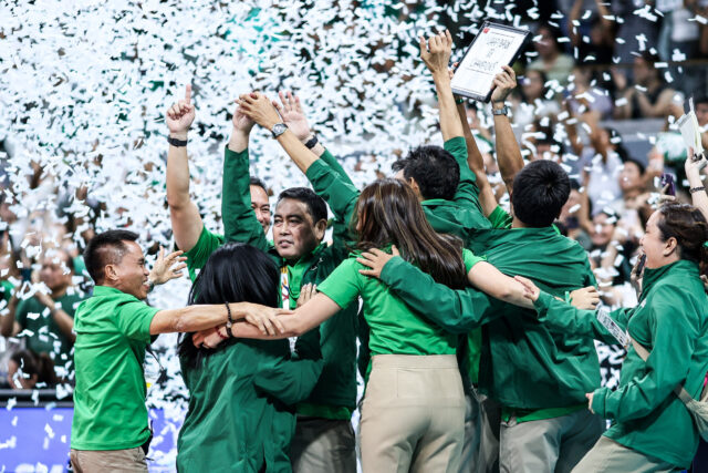 IMG_2077_UAAP-88-womens-volleyball-finals-game-2-DLSU-NU_Coach-Ramil-De-Jesus-scaled.jpg