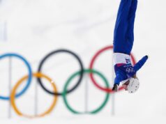 COI insta os esportes a permitirem que atletas bielorrussos compitam como não-neutros