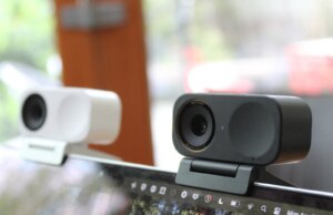 Como consertei a iluminação da minha webcam para chamadas de zoom (2026)