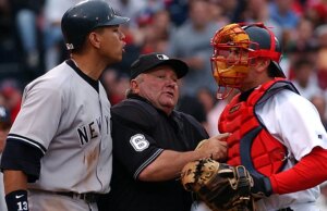 A esposa da lenda do Purple Sox, Jason Varitek, parece sofrer um ataque massivo ao time após uma demissão feia