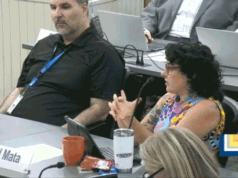 Líder native de esquerda incendiado após reclamar das bandeiras americanas, pressionando uma substituição ‘mais identificável’