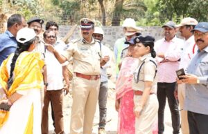 Comissário de Polícia de Cyberabad inspeciona obras de viaduto e passagem subterrânea da junção IIIT em Gachibowli