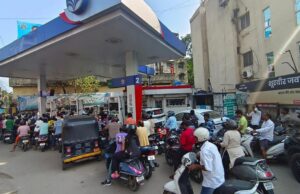 Preços da gasolina e do diesel aumentam AO VIVO: Governo aumenta preço em ₹3 por litro, Congresso ataca