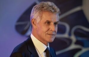 Pierre Deny, estrela de Emily em Paris, morre após batalha contra ELA